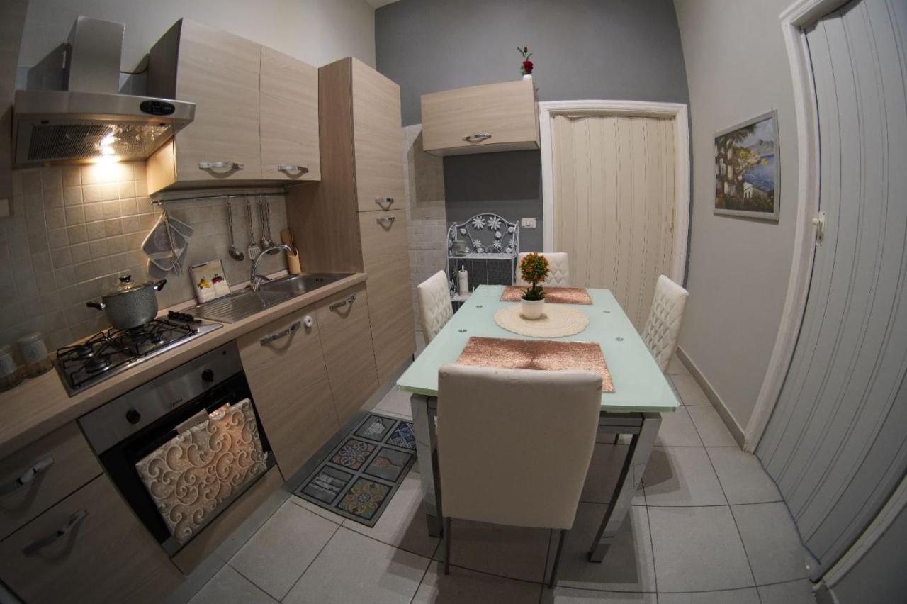 Lilly'S House Apartment Кастеламаре ди Стабия Екстериор снимка