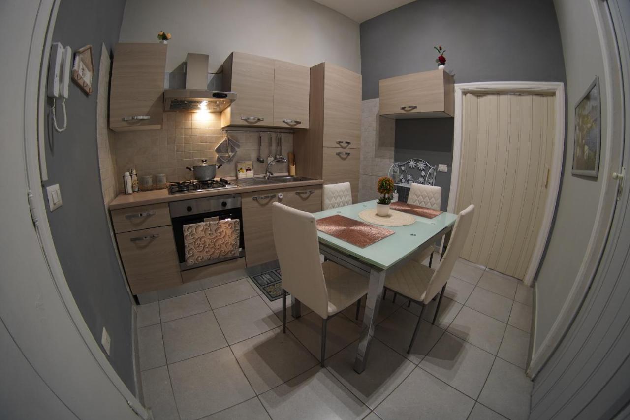 Lilly'S House Apartment Кастеламаре ди Стабия Екстериор снимка